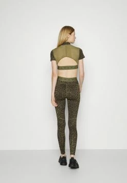 Adidas Performance CROP ZIP TEE - Print T-shirt - Multicolor/focus Olive -adidas Performance Shop 202cc391d69e4f53ae05302506c8eb1d