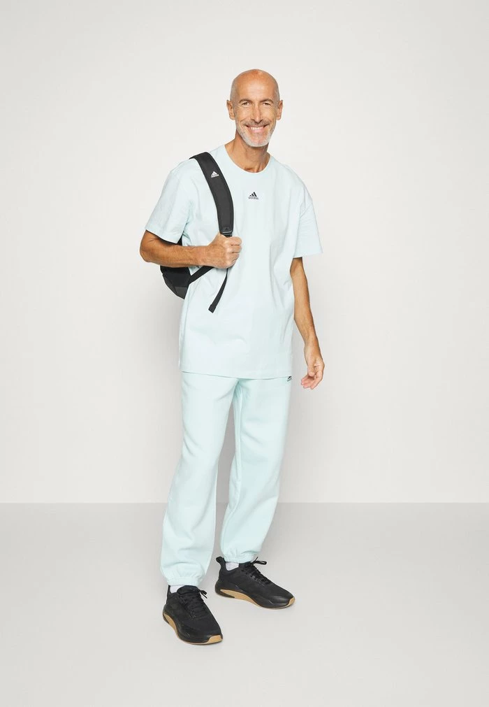 Adidas Performance ESSENTIALS FEELVIVID FLEECE STRAIGHT - Tracksuit Bottoms - Blue 4 Adidas Performance ESSENTIALS FEELVIVID FLEECE STRAIGHT - Tracksuit Bottoms - Blue - Image 2