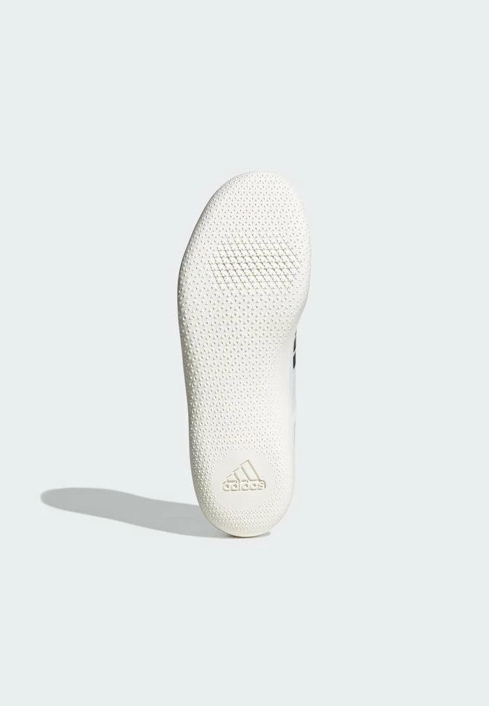 Adidas Performance THROWSTAR - Competition Running Shoes - White 7 Adidas Performance THROWSTAR - Competition Running Shoes - White - Image 5