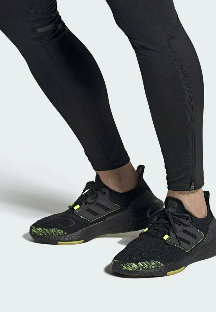 Adidas Performance ULTRABOOST 22 - Neutral Running Shoes - Black 3 Adidas Performance ULTRABOOST 22 - Neutral Running Shoes - Black