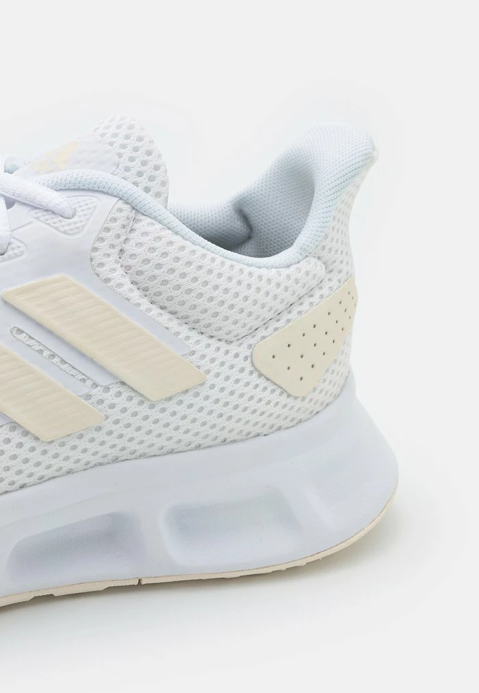 Adidas Performance SHOWTHEWAY 2.0 UNISEX - Neutral Running Shoes - Footwear White/chalk White 8 Adidas Performance SHOWTHEWAY 2.0 UNISEX - Neutral Running Shoes - Footwear White/chalk White - Image 6