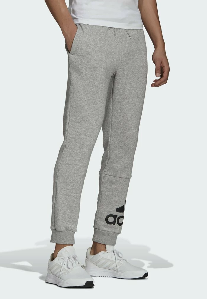 Adidas Performance ESSENTIALS FLEECE TAPERED CUFF LOGO - Tracksuit Bottoms - Grey 7 Adidas Performance ESSENTIALS FLEECE TAPERED CUFF LOGO - Tracksuit Bottoms - Grey - Image 5