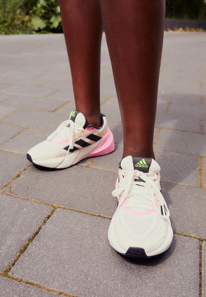 Adidas Performance ADISTAR 1 NEUTRAL RUNNING SHOES - Neutral Running Shoes - Cloud White Beam Pink Solar Green 4 Adidas Performance ADISTAR 1 NEUTRAL RUNNING SHOES - Neutral Running Shoes - Cloud White Beam Pink Solar Green - Image 2