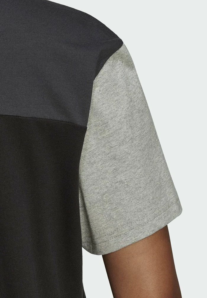 Adidas Performance ESSENTIALS - Print T-shirt - Black 8 Adidas Performance ESSENTIALS - Print T-shirt - Black - Image 6