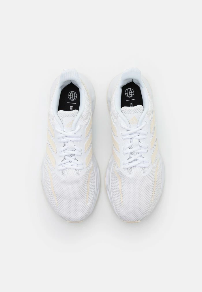 Adidas Performance SHOWTHEWAY 2.0 UNISEX - Neutral Running Shoes - Footwear White/chalk White 6 Adidas Performance SHOWTHEWAY 2.0 UNISEX - Neutral Running Shoes - Footwear White/chalk White - Image 4