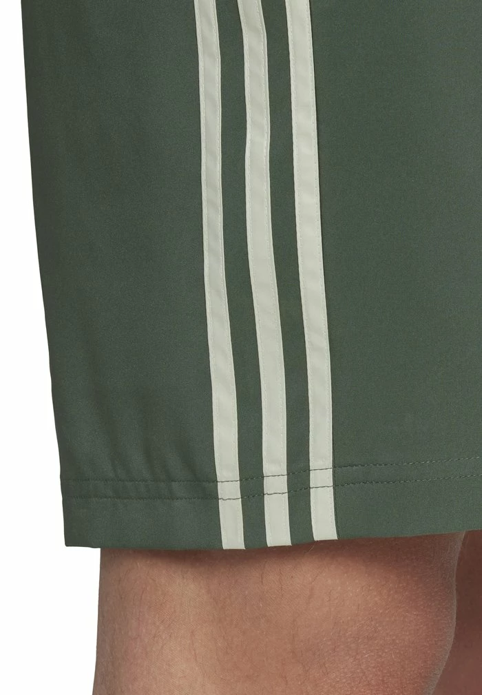 Adidas Performance AEROREADY ESSENTIALS CHELSEA STRIPES - Sports Shorts - Green Oxide/linen Green 7 Adidas Performance AEROREADY ESSENTIALS CHELSEA STRIPES - Sports Shorts - Green Oxide/linen Green - Image 5