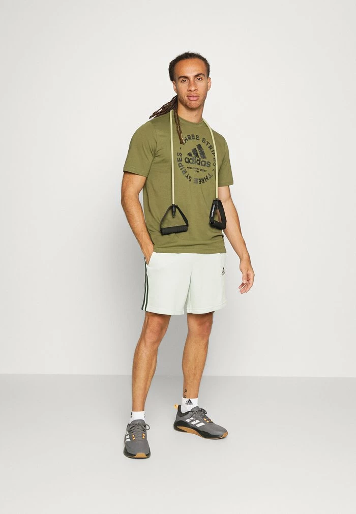 Adidas Performance ESSENTIALS FRENCH TERRY 3 STRIPES - Sports Shorts - Linen Green/green Oxide 4 Adidas Performance ESSENTIALS FRENCH TERRY 3 STRIPES - Sports Shorts - Linen Green/green Oxide - Image 2