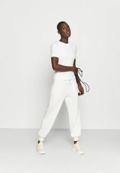 Adidas Performance TEE - Basic T-shirt - White -adidas Performance Shop d35f19166dcb46a285b8b9e3824498f5