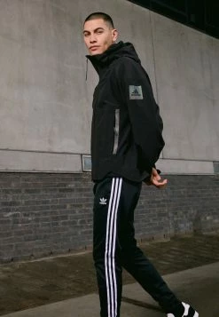 Adidas Performance MYSHELTER RAIN.RDY - Hardshell Jacket - Black/rainbow Reflective -adidas Performance Shop e1b73e27c36841f69c2227ec5cc82d3c