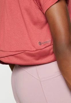 Adidas Performance CROP - Basic T-shirt - Red -adidas Performance Shop ef918d1aafc047c9bfe292ca337a5ad4